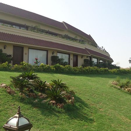 Dreamworld Resort, Hotel & Golf Course Karachi Quarto foto