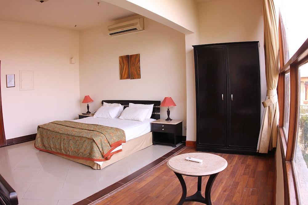 Dreamworld Resort, Hotel & Golf Course Karachi Exterior foto